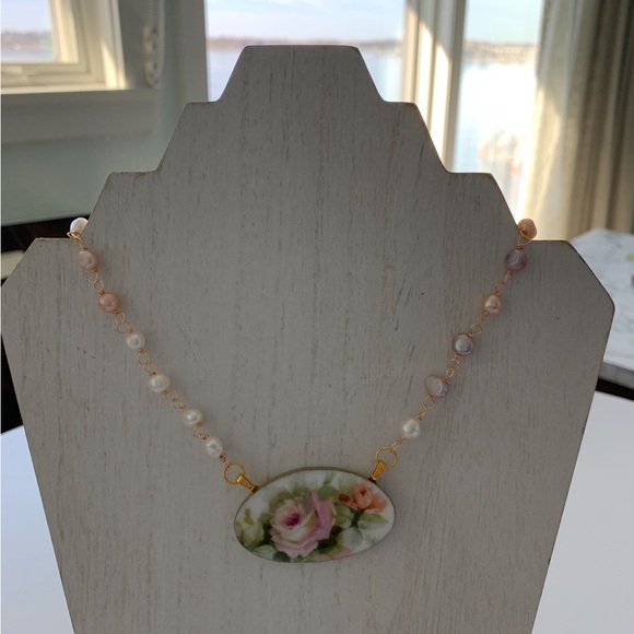 1800’s Bavarian broken china necklace with real pearl chain. - Picture 4 of 8
